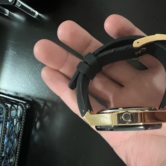 Never used just left it in my closet and I’m open to any offers - Picture 3 of 9